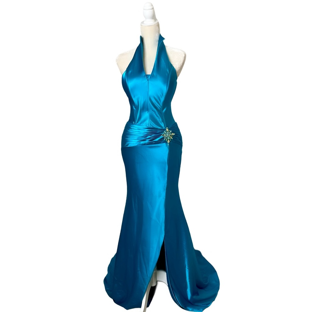🔥 Anny Lee Turquoise Satin Halter Evening Gown with Brooch Detail & Shawl
